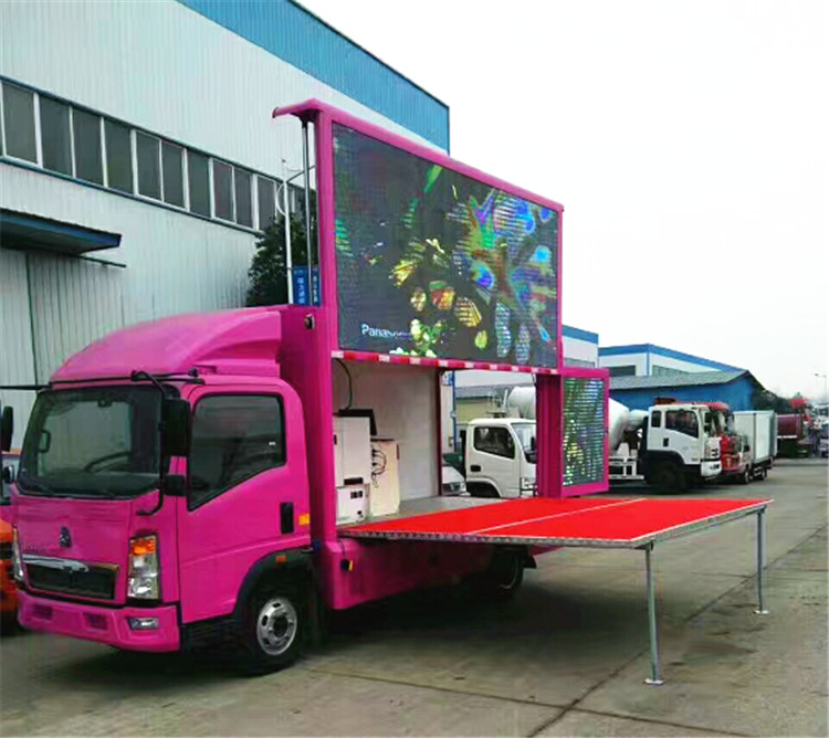 Camion de publicité mobile P8 4x2 Digital de 120HP LED avec l'étape