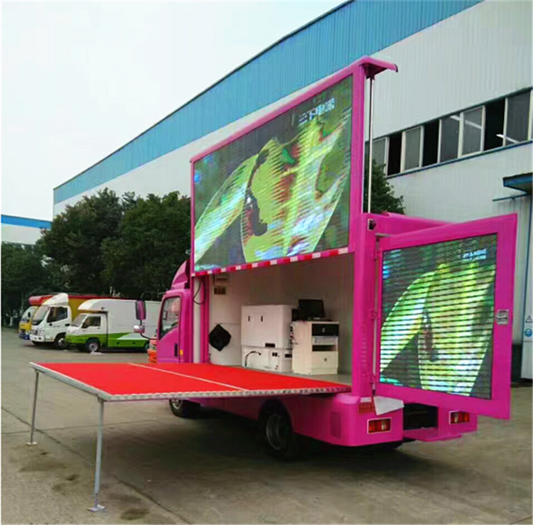 Camion de publicité mobile P8 4x2 Digital de 120HP LED avec l'étape