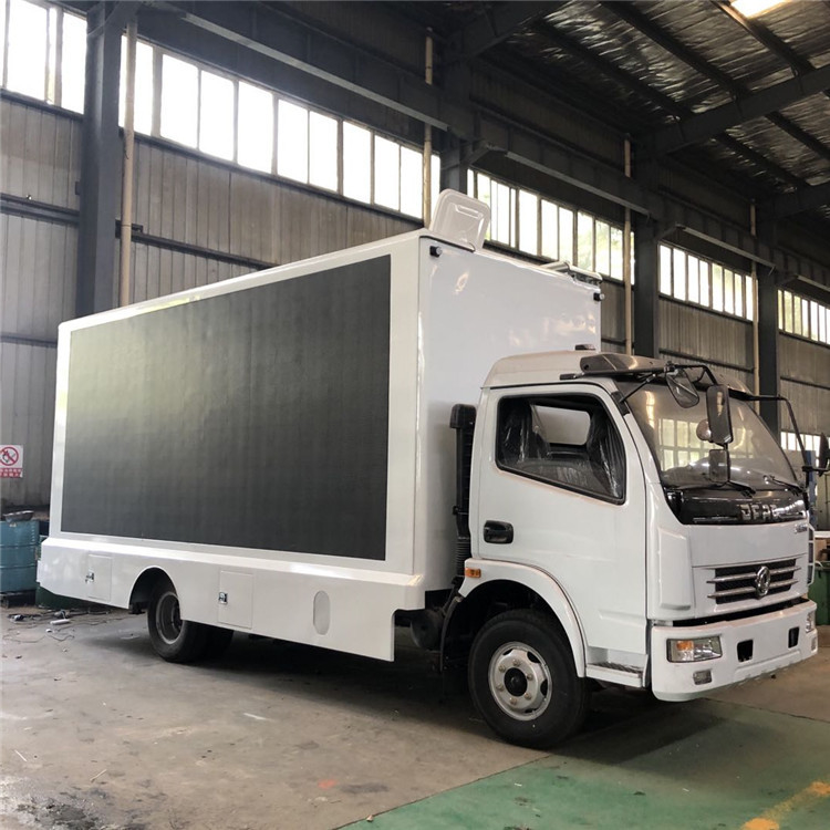 Le camion mobile de Dongfeng a mené le véhicule mobile de la publicité de l'affichage 4x2 LED imperméable pour extérieur