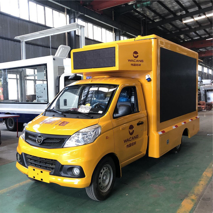 La publicité mobile Van Waterproof Small de P5 Digital 3 côtés 115 puissances en chevaux de camion d'affichage à LED mobile