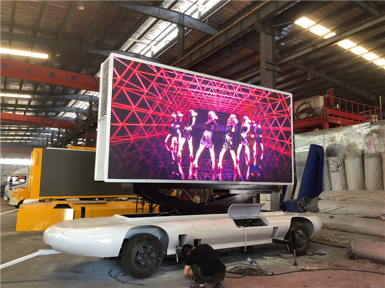 taille de module de la remorque 192*192mm de la publicité de 220V LED, remorque de panneau d'affichage de Digital de Double-axe