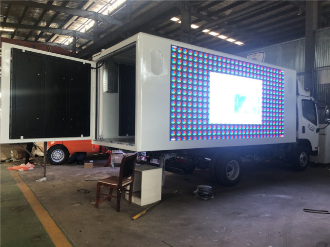 Camion de panneau d'affichage de P4 Digital écran imperméable Van High Brightness Outdoor de 192 * de 192mm LED