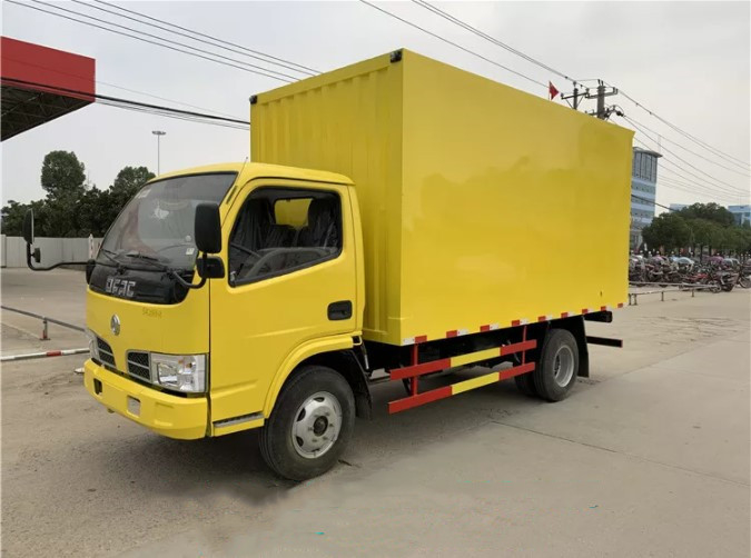 Camion de cargaison de taille de Dongfeng 3,5 Ton Light Duty Van Truck Small