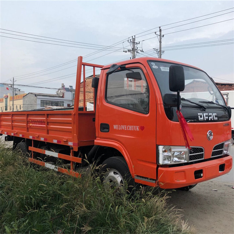 type de faible puissance de gazole du camion 82hp 4*2 de fourgons de la cargaison 100Km/h