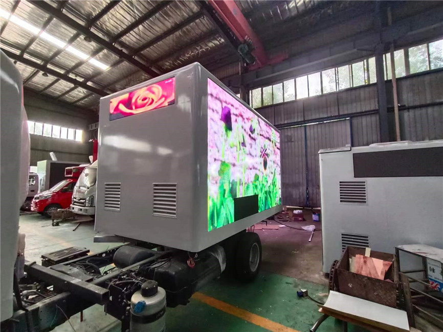 P6 Panneau d'affichage numérique Camion 320*160mm 3 côtés P5 Affichage LED mobile Camion publicité