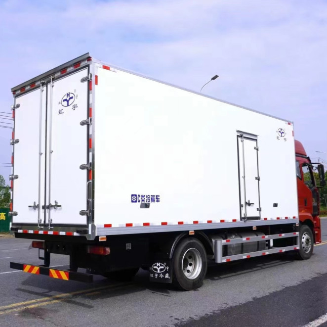 Fruit de FAW 10 Ton Reefer Truck Cold Room Van Truck For Vegetable And