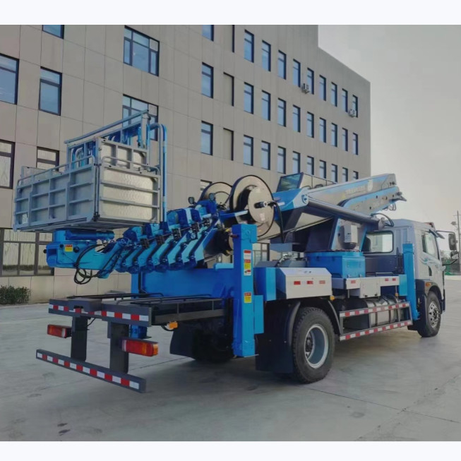 Le camion 6 de plate-forme du travail 140KW aérien a roulé le camion diesel de seau de l'EURO 3
