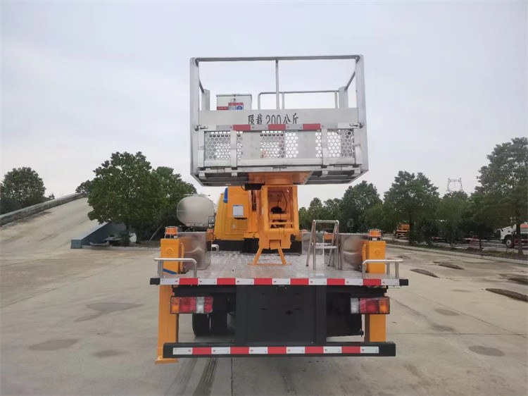 Isuzu 18m Plateforme hydraulique de travail aérien Camion homme Ascenseur Téléscope 360° Tourner