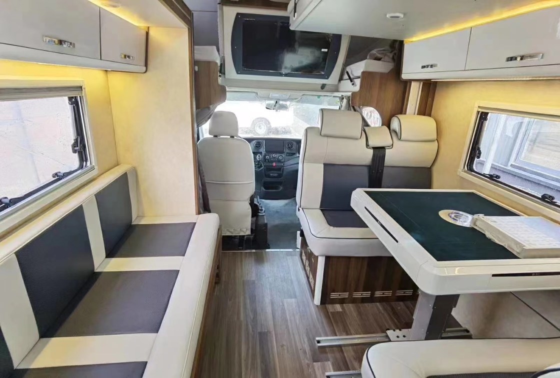 Trailer de voyage de luxe avec moteur 170 chevaux IVECO Camper Caravan OE NO OEM Service personnalisé