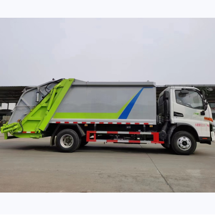 Chine Marque Dongfeng petit compacteur camion poubelle avec 6,50-16 pneus et pièces de rechange