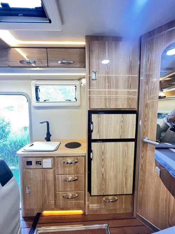 6 personnes personnalisées ISUZU Autocars RV Caravane Van Voiture de tourisme mobile Euro VI