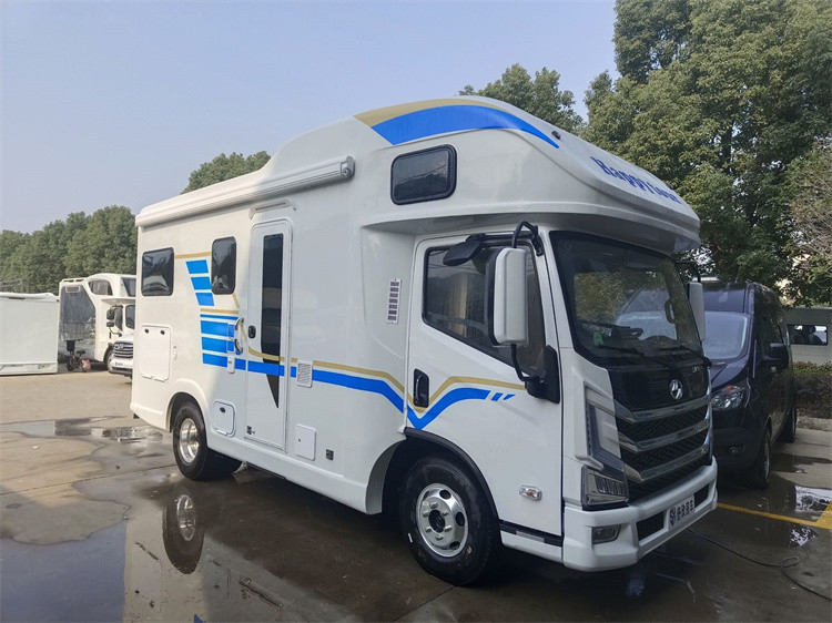 YUEJIN 4x2 Vente de voiture de vacances de luxe en Arabie saoudite