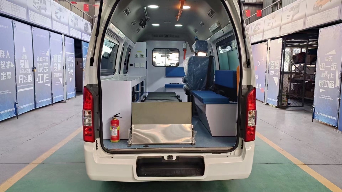 Voiture d'ambulance d'urgence Euro 5 2023 Foton avec 130 km/h de vitesse maximale Voiture d'ambulance à vendre