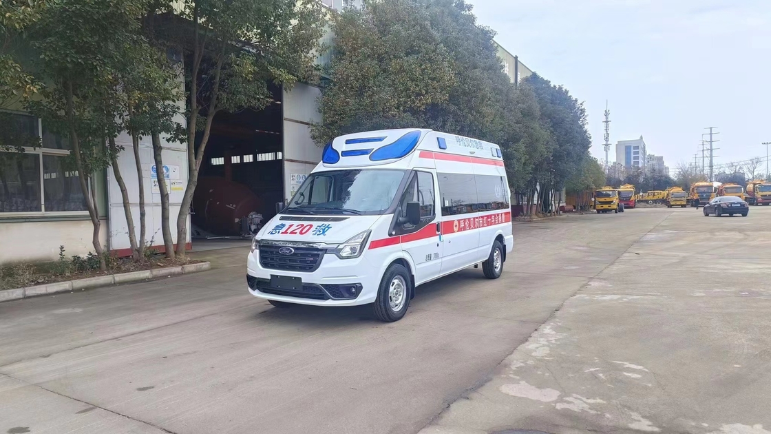 Type de voiture d'ambulance d'urgence Ford à transmission manuelle 2024