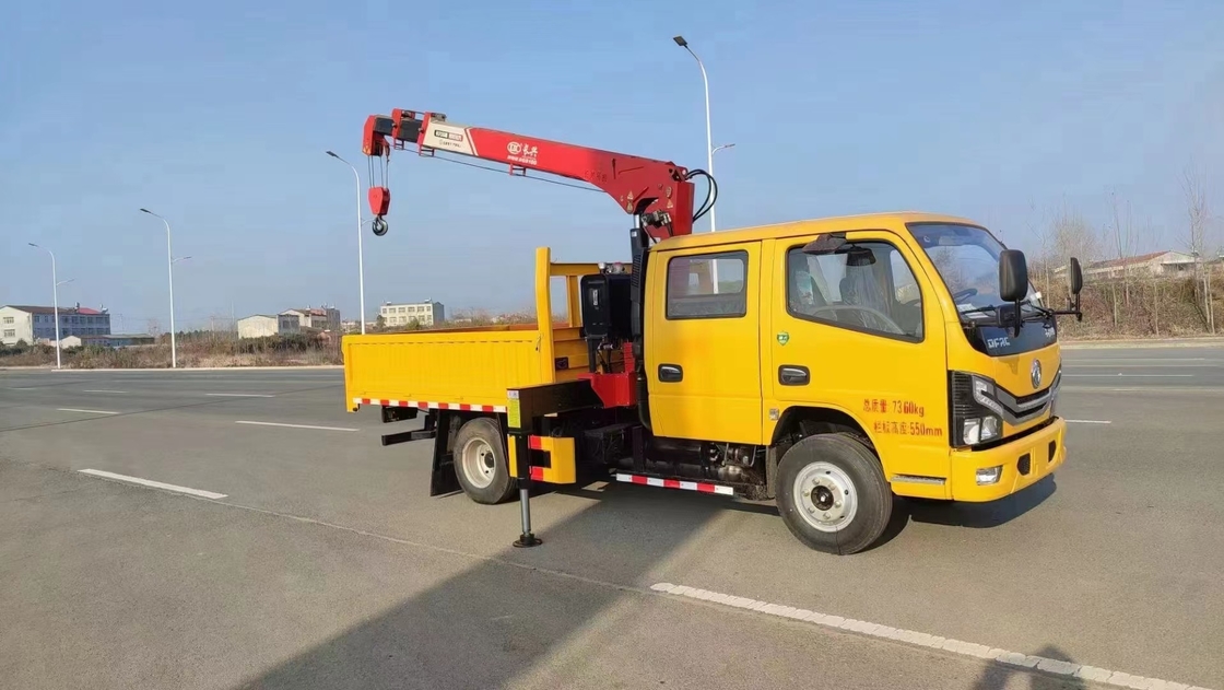 DF 3 personnes siège camion grue montée avec type de conduite RHD et 6 pneus