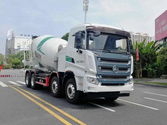 12 14 15 cu ft mélangeur de ciment 10 vitesses vers l'avant 2 vers l'arrière SINOTRUK HOWO