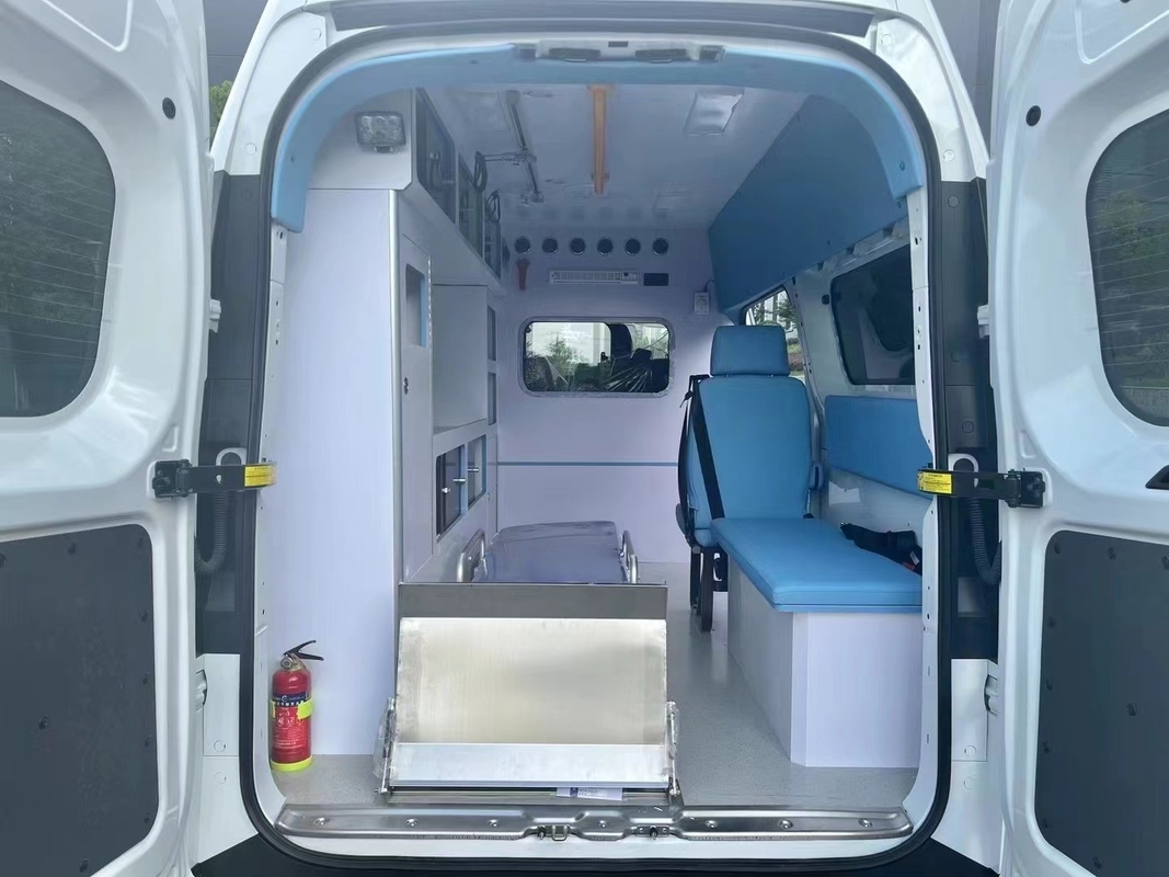 145 km/h service d'urgence Ambulance diesel à vendre avec type 215/75r16lt
