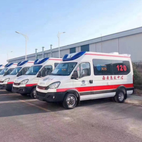 3750 mm de base de roue voiture d'ambulance d'urgence avec 103 kW de puissance nominale et 3700 kg de poids brut