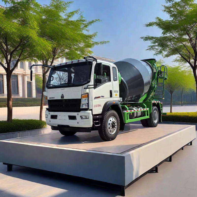 Mini Sinotruk HOWO 4*2 camion de béton 8 10 12 14 16 18 20 Cbms camion mélangeur