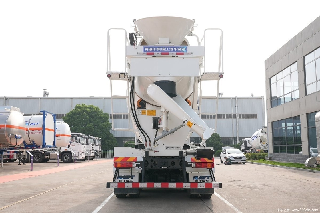 Euro 5 12 roues de ciment mélangeur camion 12m3 ciment diesel béton camion avec pompe à vendre
