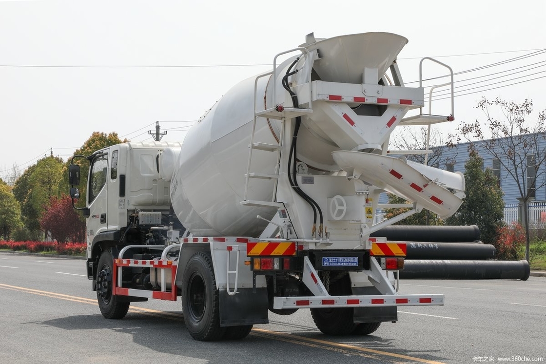 Euro 3 Foton Petit camion de mélangeur de béton de 3 mètres cubes 83 Vitesse maximale ((Km/h) camion camion mélangeur de béton