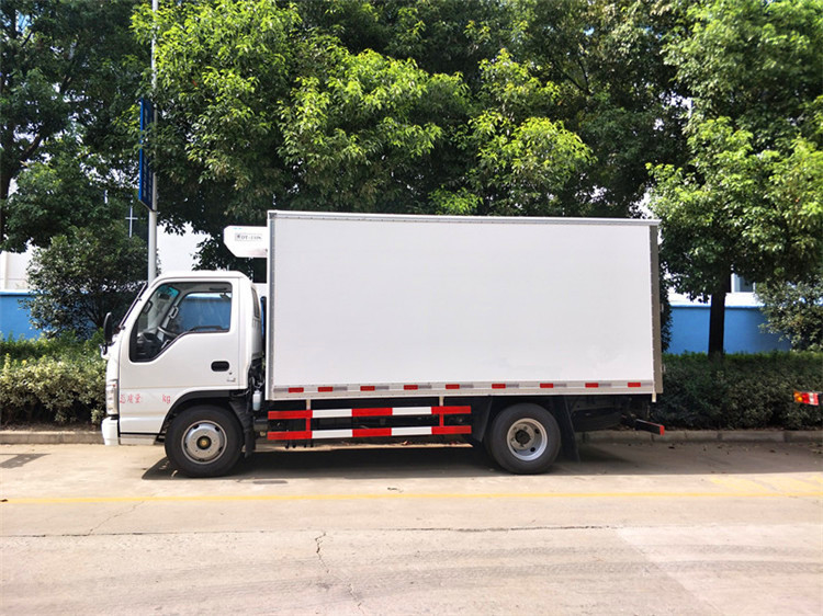 Japon 4*2 ISUZU Truck de la boîte à réfrigérateur Système PTO Truck congélateur de 5 tonnes