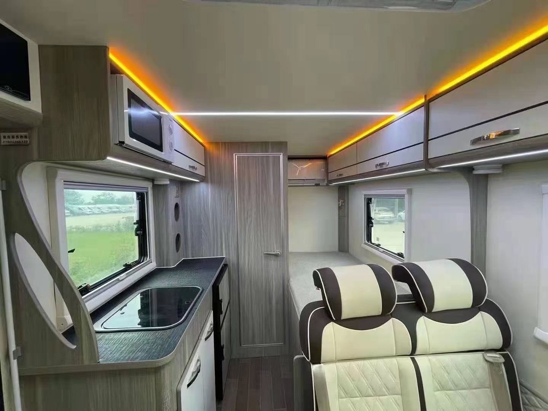 Caravane extérieure de Van Automatic Transmission 4*2 Motorhome rv de campeur de Yuejin Foton