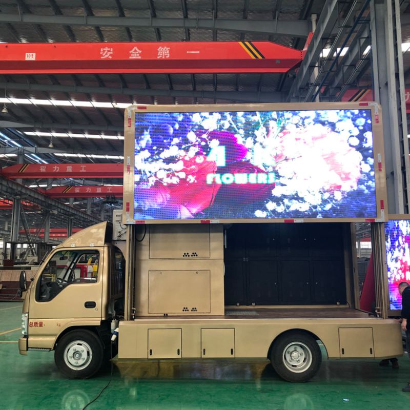 Isuzu 4×2 P6 Digital LED Billboard Truck 192*192mm 3 côtés Haute luminosité